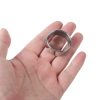 Banoch Glansring Thin brede dunne metalen eikelring liggend in hand
