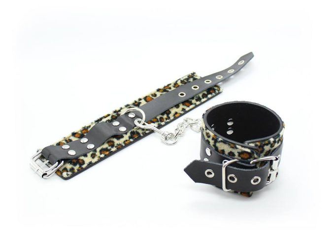 Banoch Handcuff tiger Handboeien tijgerprint Leer 987101378 2 1 Banoch Handcuff tiger Handboeien tijgerprint Leer 987101378 2 1