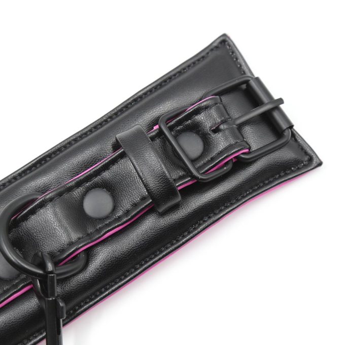 Banoch Bondageset Hot Pink halsbandriem handboeien en enkelbanden pu Leer zwart roze 987101678 10 Banoch Bondageset Hot Pink halsbandriem handboeien en enkelbanden pu Leer zwart roze 987101678 10