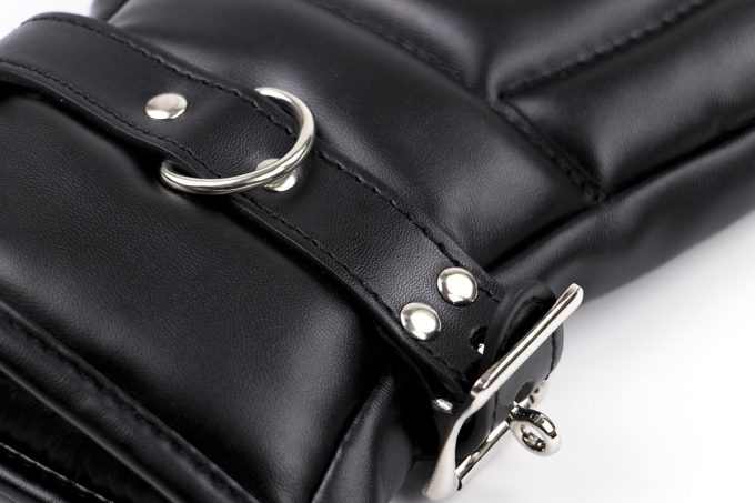 Banoch Bondage Mittens PU Leer Zwart 987101744 4 Banoch Bondage Mittens PU Leer Zwart 987101744 4