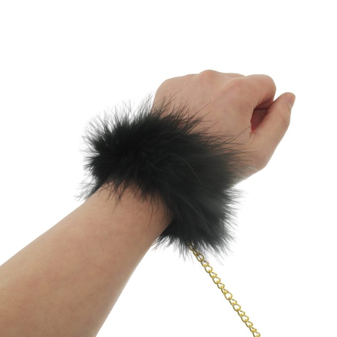 Banoch Feather Cuffs Handboeien goud met veertjes bondage light 4 scaled scaled Banoch Feather Cuffs Handboeien goud met veertjes bondage light 4 scaled scaled