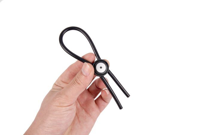 Banoch Verstelbare zwarte lasso cockring 10 scaled Banoch Verstelbare zwarte lasso cockring 10 scaled