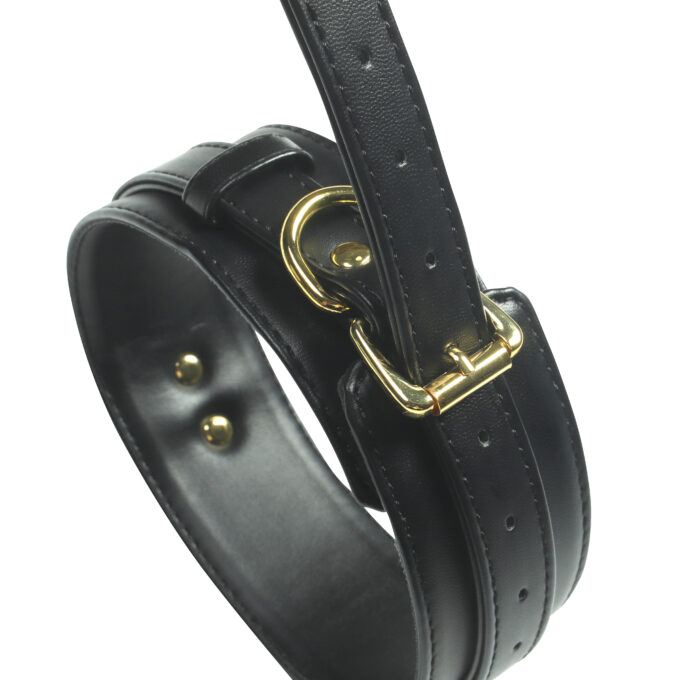 Banoch luxe bondageset zwart handboeien enkelboeien collar leash pu leer opbergtas 10 scaled Banoch luxe bondageset zwart handboeien enkelboeien collar leash pu leer opbergtas 10 scaled