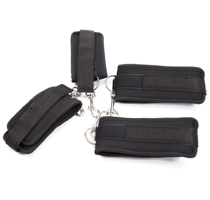 Banoch Bondageset voor onder bed stevige zachte neopreen boeien makkelijk verstelbaar zwart (10) Banoch Bondageset voor onder bed stevige zachte neopreen boeien makkelijk verstelbaar zwart (10)