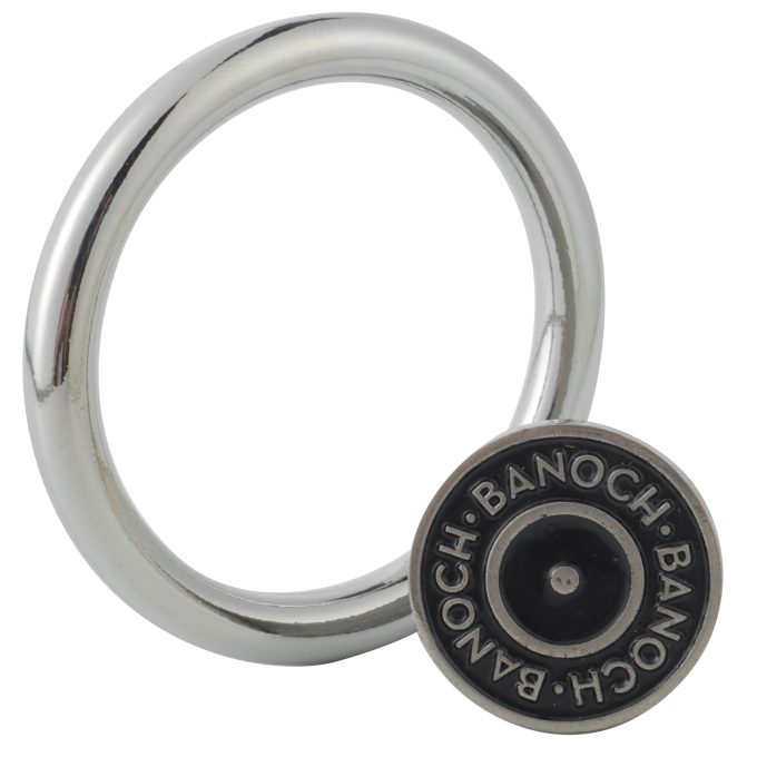 Banoch Cockring rond metaal 6 mm dik eikelring staand met banoch pin Banoch Cockring rond metaal 6 mm dik eikelring staand met banoch pin