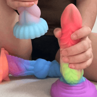 Banoch Dildo lizard rainbow siliconen zuignap fantasy met model (3)