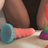Banoch Dildo twirl roze siliconen zuignap fantasy met model (1)